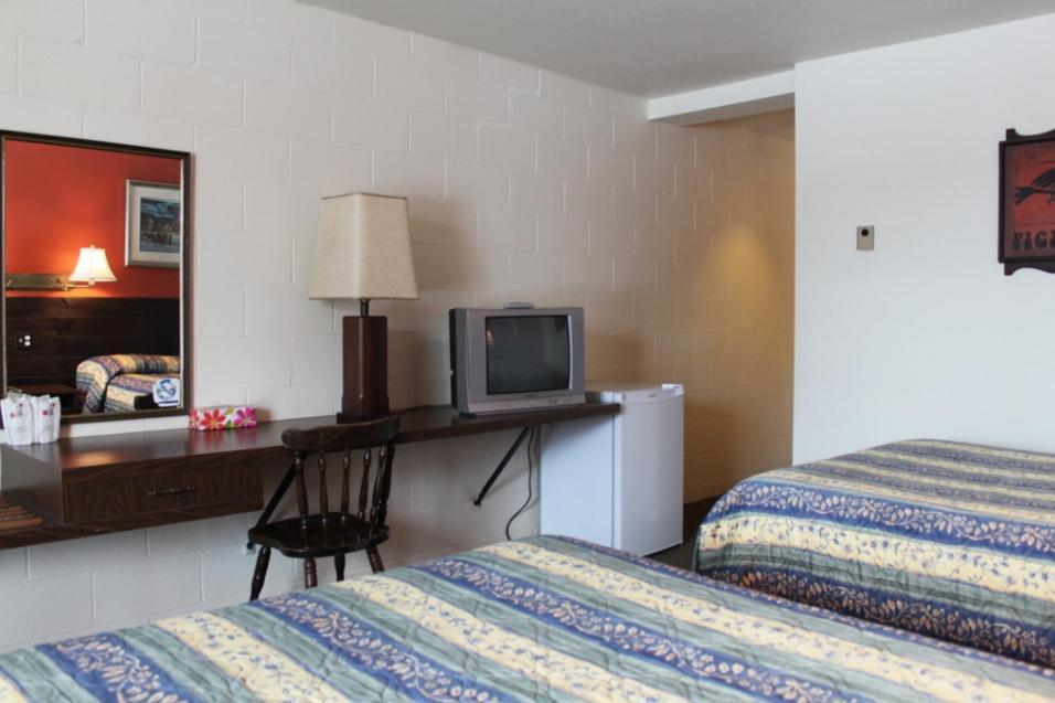 Auberge - Motel Le Pigeonnier Farnham Kamer foto